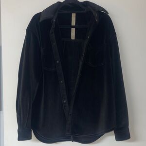 ALO ribbed velour mountainside shacket in black